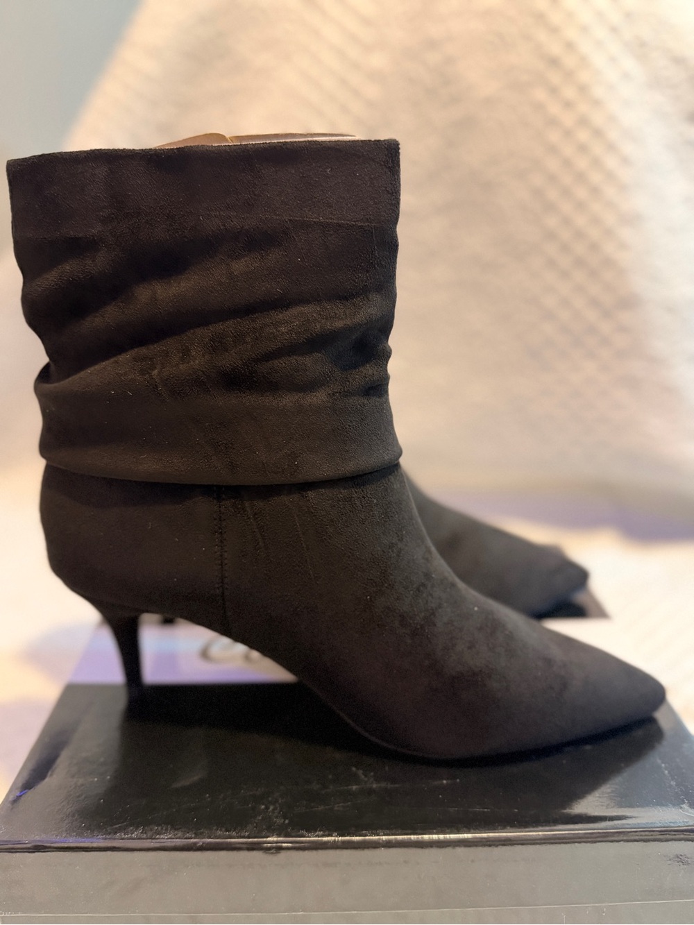 Black Slouchy Pointed-Toe Kitten Heel Ankle Booties